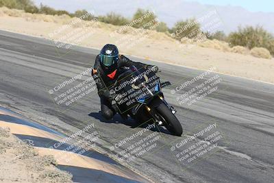 media/Dec-01-2025-Moto Forza (Mon) [[2daa91e15f]]/2-Intermediate Group/Session 4 (Turn 10 Inside)/